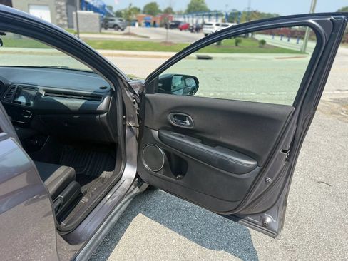 Used 2017 Honda HR-V EX image 14
