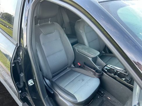Used 2025 Chevrolet Trax LT w/ LT Convenience Package FWD image 28