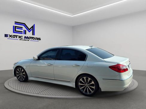 Used 2013 Hyundai Genesis 5.0 R-Spec RWD image 3