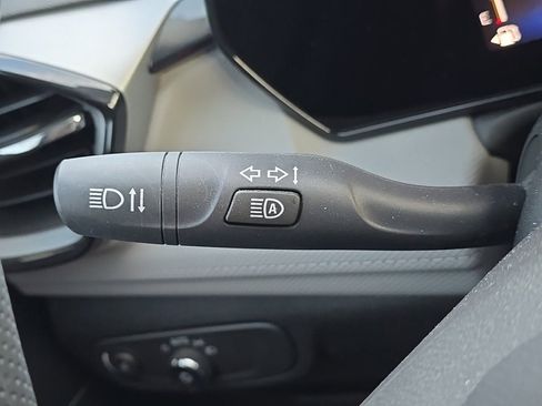 Used 2024 Chevrolet TrailBlazer LT w/ Driver Confidence Package image 20