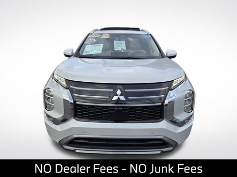 Used 2025 Mitsubishi Outlander SEL FWD image 2