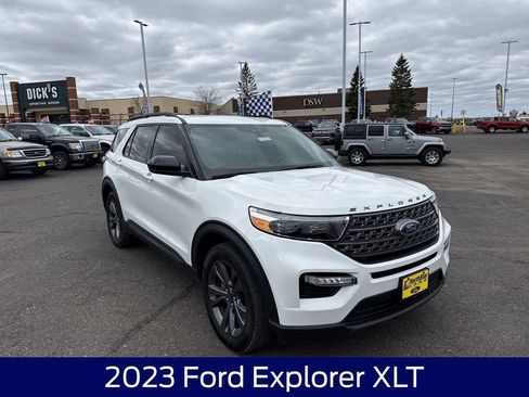 Used 2023 Ford Explorer XLT w/ Equipment Group 202A AWD/4WD image 5