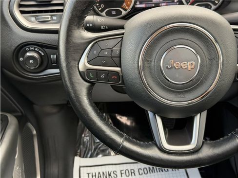 Used 2020 Jeep Renegade Limited w/ UConnect 8.4 Nav Group FWD image 39