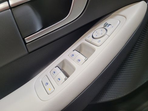 Used 2025 Hyundai Sonata SEL FWD image 27