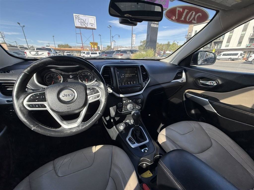 Used 2017 Jeep Cherokee Limited AWD/4WD image 22