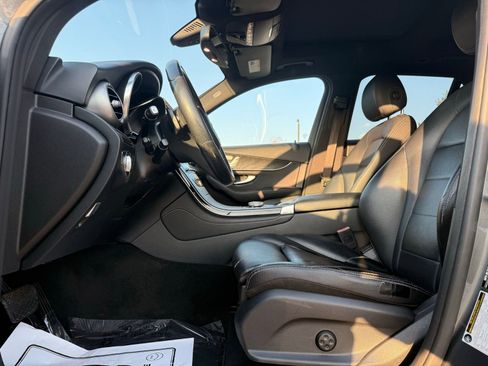 Used 2018 Mercedes-Benz GLC 300 4MATIC image 14