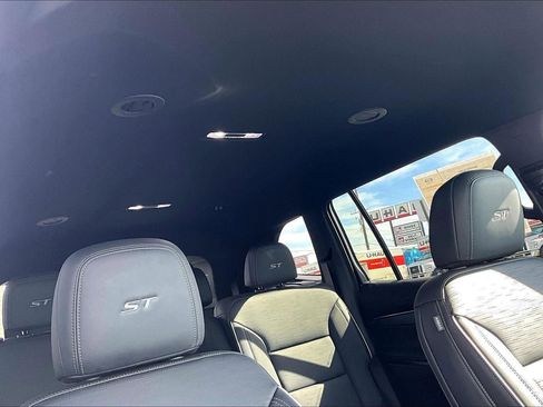 Used 2025 Buick Enclave Sport Touring image 30