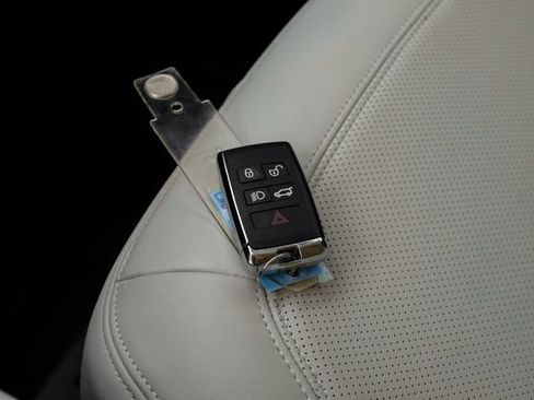 Used 2026 Land Rover Defender 110 S AWD/4WD image 63