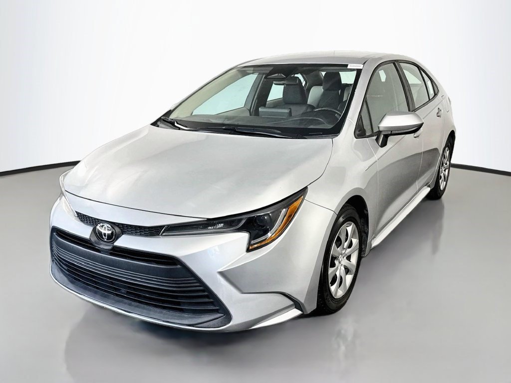 Used 2023 Toyota Corolla LE FWD image 4