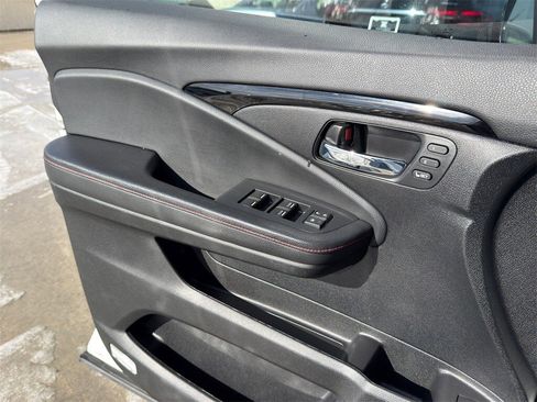 Used 2021 Honda Ridgeline Black Edition image 17