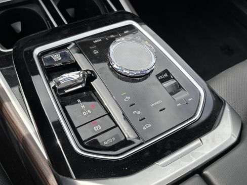 Used 2023 BMW 740i RWD image 26