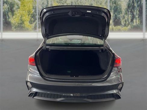 Used 2024 Kia Forte LXS FWD image 13