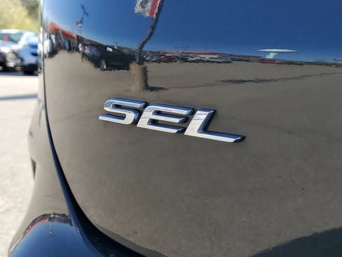Used 2022 Ford Edge SEL w/ Convenience Package AWD/4WD image 6