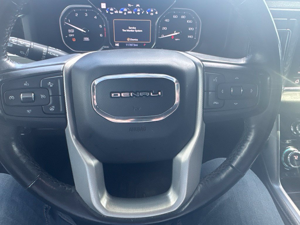 Used 2021 GMC Yukon Denali RWD image 2