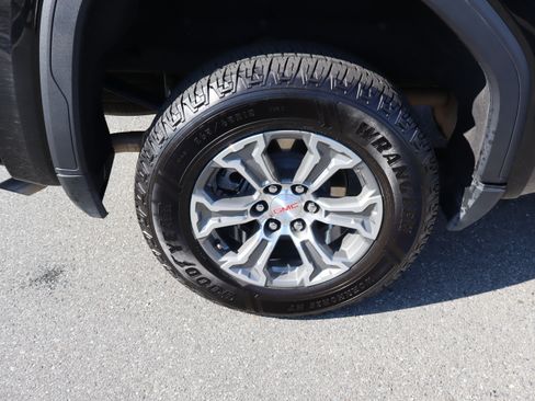 Used 2025 GMC Sierra 1500 SLT AWD/4WD image 37