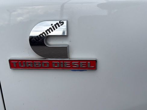 Used 2026 RAM 2500 Laramie AWD/4WD image 18