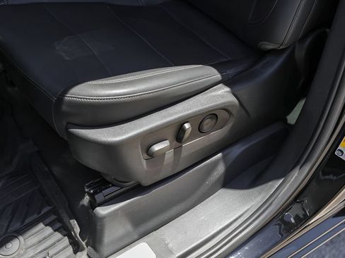 Used 2022 Chevrolet Silverado 1500 LTZ AWD/4WD image 11