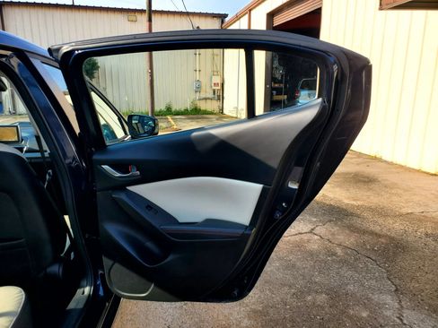 Used 2015 MAZDA MAZDA3 s Grand Touring w/ Technology Package FWD image 28