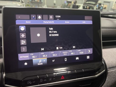 Used 2024 Jeep Compass Latitude image 18