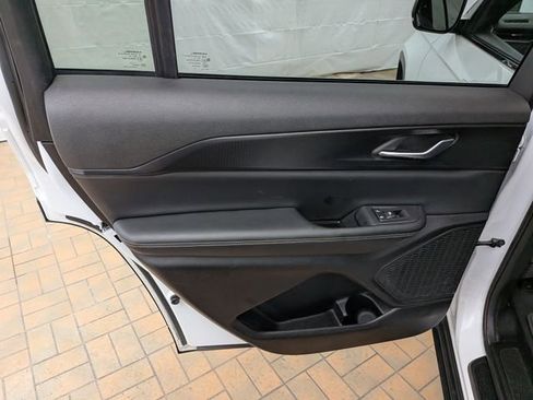 Used 2023 Jeep Grand Cherokee L Laredo image 20