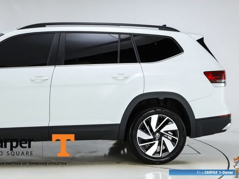 Used 2025 Volkswagen Atlas SE w/ Panoramic Sunroof Package image 4