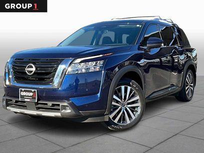 Used 2022 Nissan Pathfinder Platinum w/ Cargo Package