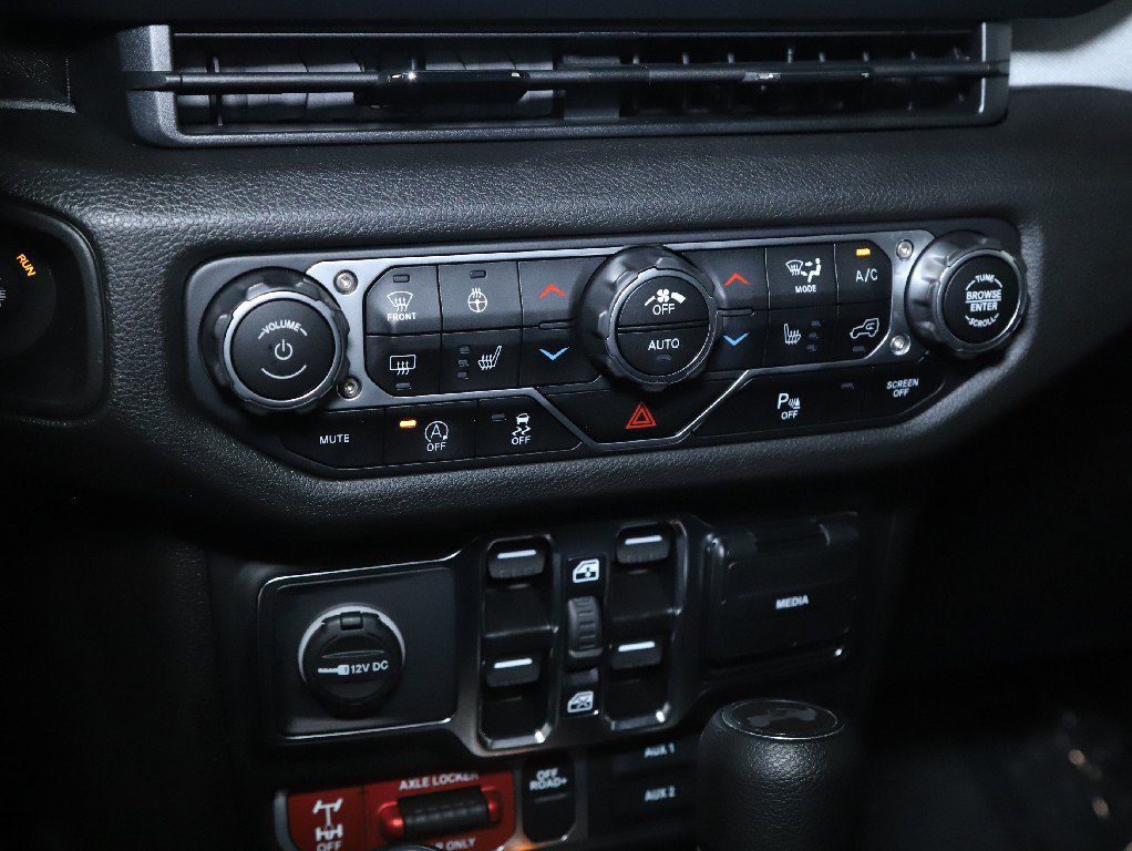 Used 2025 Jeep Wrangler Unlimited Sport AWD/4WD image 31