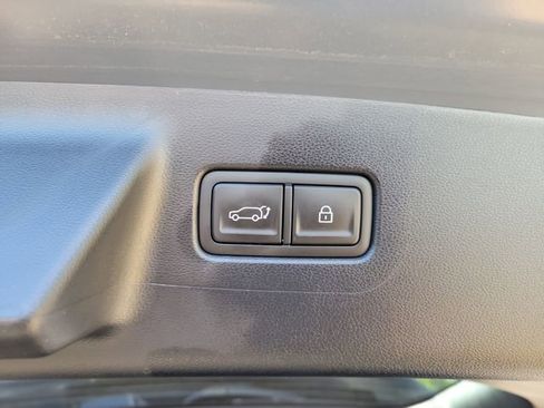 Used 2025 Hyundai Santa Fe Limited image 8