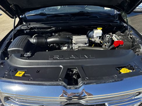 Used 2024 RAM 1500 Laramie AWD/4WD image 33
