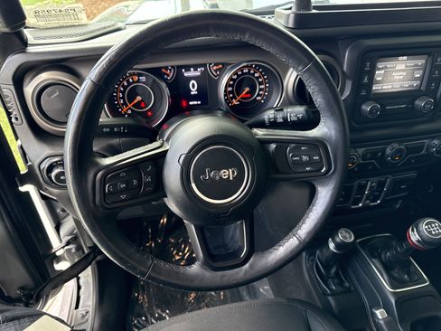 Used 2018 Jeep Wrangler Unlimited Sport S image 17