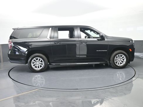 Used 2024 Chevrolet Suburban LT image 7