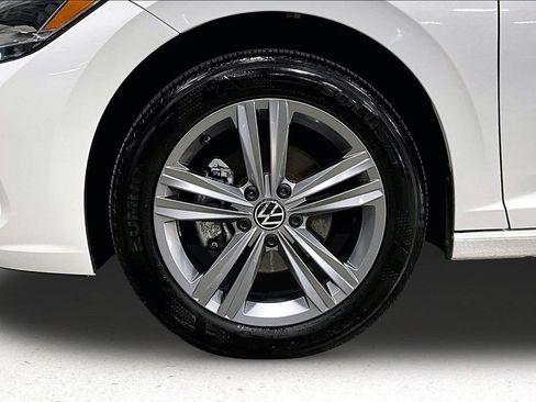 Used 2024 Volkswagen Jetta SE w/ Panoramic Sunroof Package FWD image 33