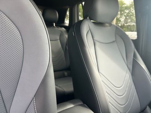 New 2026 Volkswagen Tiguan SE R-Line image 37