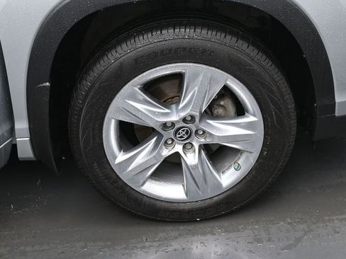 Used 2017 Toyota Highlander Limited w/ Protection Package #3 AWD/4WD image 42