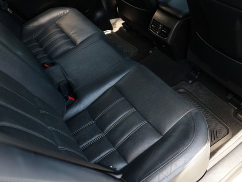 Used 2016 Lexus ES 350 w/ Luxury Package w/Wood Trim FWD image 16