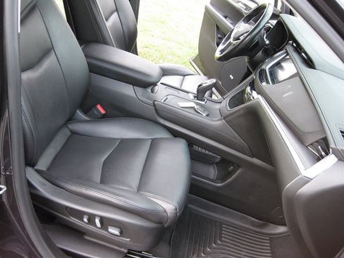 Used 2019 Cadillac XT5 Luxury image 32