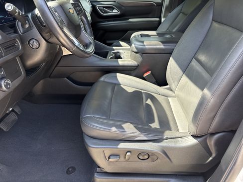 Used 2022 Chevrolet Tahoe LT w/ Luxury Package RWD image 9