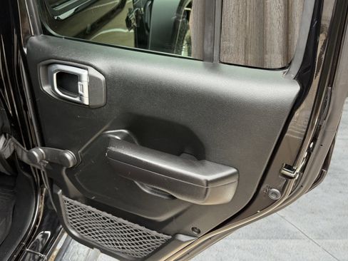 Used 2020 Jeep Wrangler Unlimited Sport image 35