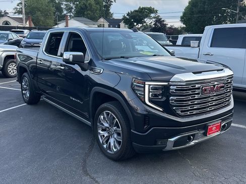 Used 2023 GMC Sierra 1500 Denali w/ Denali Reserve Package AWD/4WD image 10