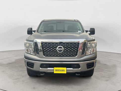 Used 2018 Nissan Titan SV w/ SV Convenience Package AWD/4WD image 8
