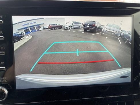 Used 2020 Toyota Corolla LE image 28