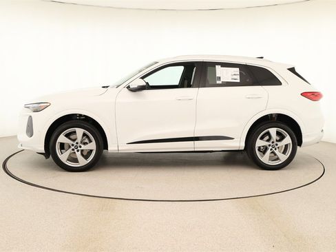 New 2025 Audi Q5 2.0T Premium Plus image 2