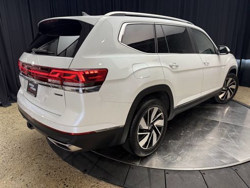 Used 2024 Volkswagen Atlas SEL image 8