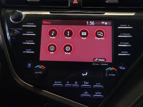 Used 2020 Toyota Camry SE w/ Sunroof Package FWD image 25
