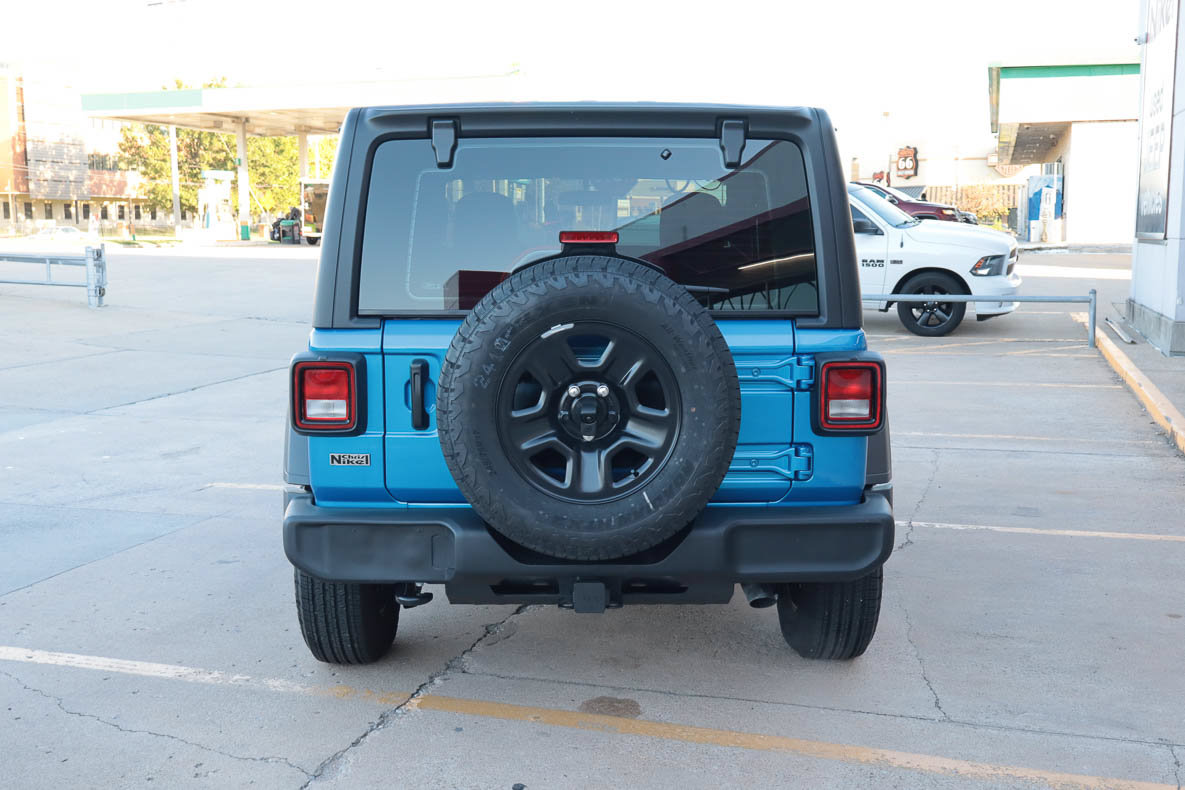 Used 2025 Jeep Wrangler Sport AWD/4WD image 6
