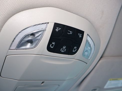 Used 2024 Chrysler Pacifica Touring-L FWD image 22