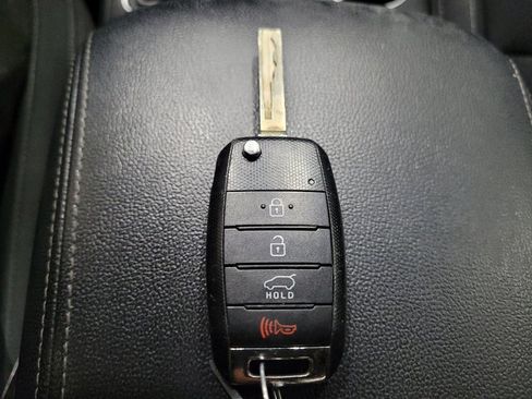 Used 2018 Kia Sorento LX AWD/4WD image 32