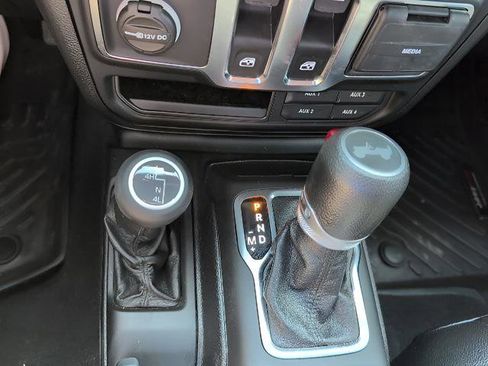 Used 2021 Jeep Wrangler Sport AWD/4WD image 16