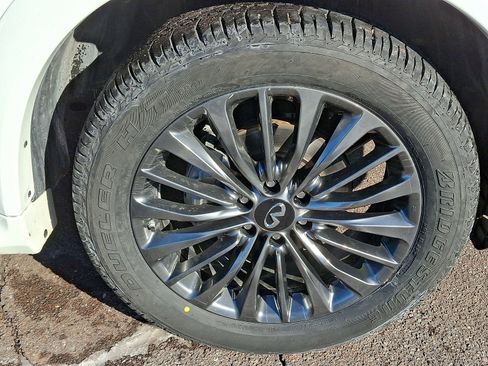 Certified 2024 INFINITI QX80 Premium Select w/ All-Season Package image 8