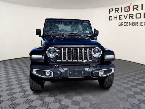 Used 2025 Jeep Wrangler Unlimited Sahara AWD/4WD image 3